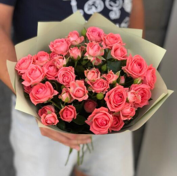 Букет из кустовой розы, артикул F1373536 - 3100 рублей, доставка по городу. Flawery - доставка цветов