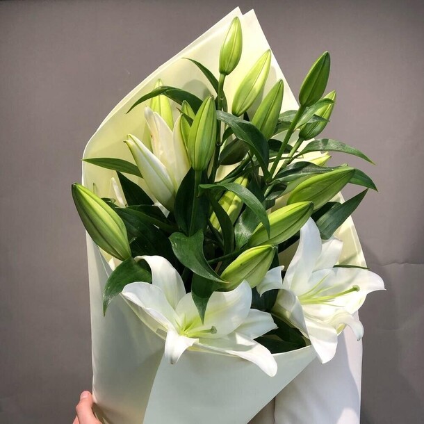 Букет из лилии, артикул F1395777 - 2500 рублей, доставка по городу. Flawery - доставка цветов