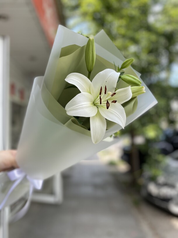 Лилия, артикул F1433763 - 1210 рублей, доставка по городу. Flawery - доставка цветов