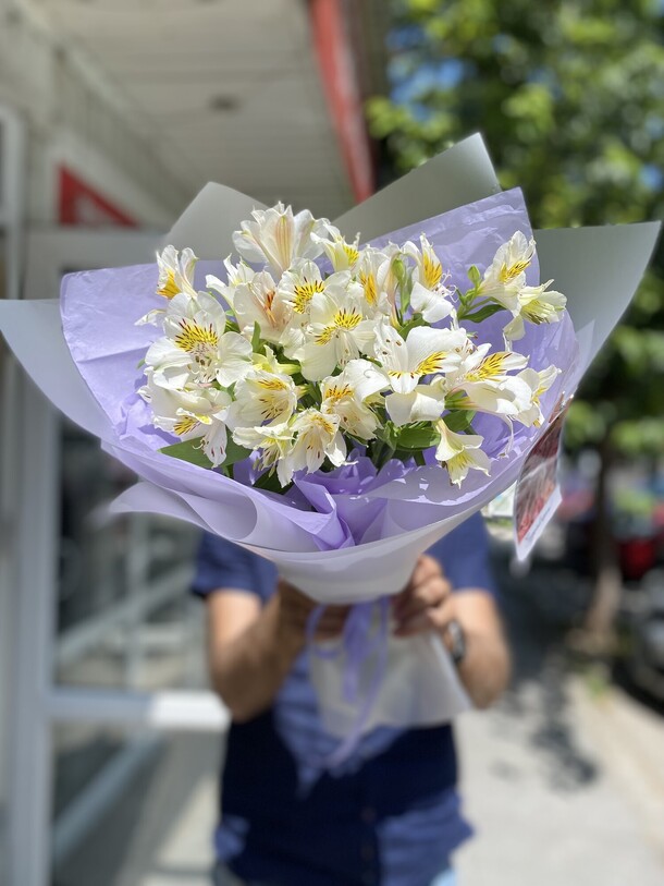 Альстромерия букет, артикул F1433765 - 3245 рублей, доставка по городу. Flawery - доставка цветов