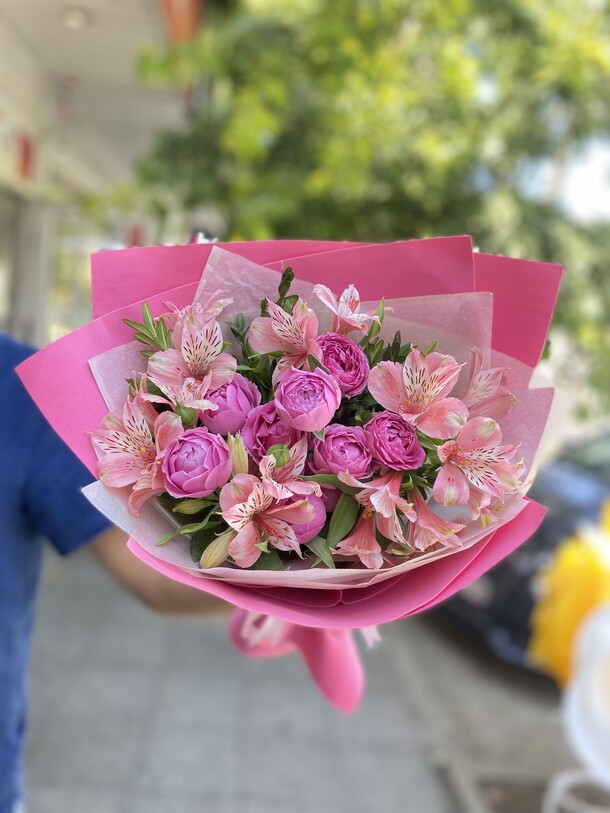 Малиновое облако пион, артикул F1454068 - 3500 рублей, доставка по городу. Flawery - доставка цветов