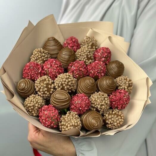 Клубника в бельгийском шоколаде трюфель, артикул F1474944 - 6776 рублей, доставка по городу. Flawery - доставка цветов