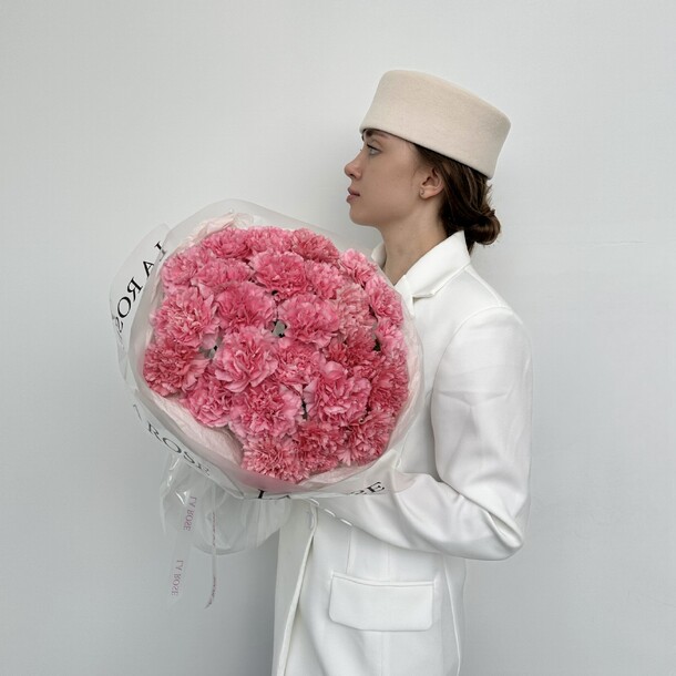 Букет розовых диантусов, артикул F1402497 - 14300 рублей, доставка по городу. Flawery - доставка цветов