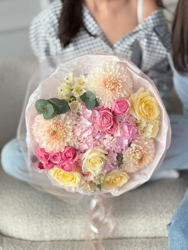 Яркие эмоции, артикул F1394933 - 8990 рублей, доставка по городу. Flawery - доставка цветов