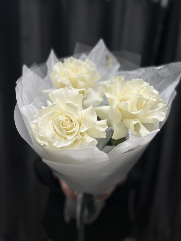 Розы французские, артикул F1398554 - 3500 рублей, доставка по городу. Flawery - доставка цветов