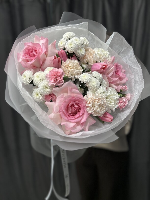 Букет нежный микс, артикул F1398799 - 8500 рублей, доставка по городу. Flawery - доставка цветов