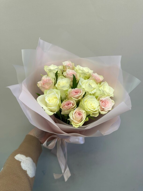 Букет из 15 розочек, артикул F1395420 - 1990 рублей, доставка по городу. Flawery - доставка цветов