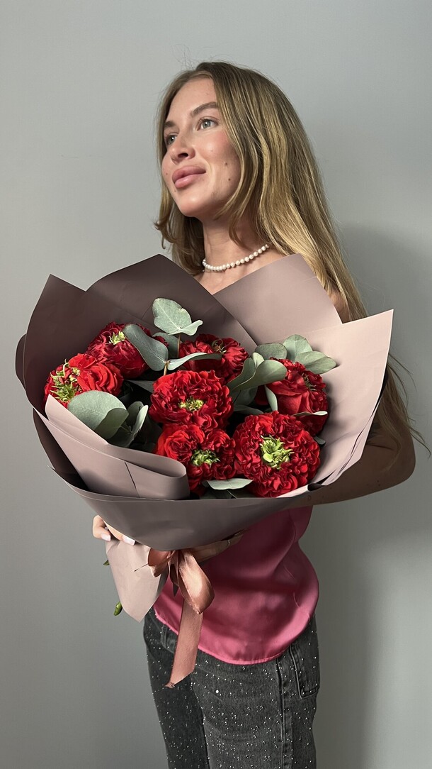 Букет из красных роз, артикул F1413648 - 3571 рублей, доставка по городу. Flawery - доставка цветов