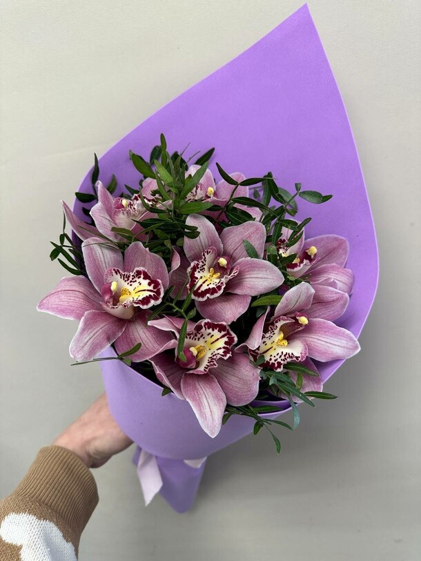 Букет из розовых орхидей, артикул F1428677 - 3471 рублей, доставка по городу. Flawery - доставка цветов