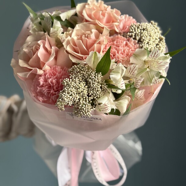 Нежный букет с сухоцветом, артикул F1404663 - 6950 рублей, доставка по городу. Flawery - доставка цветов