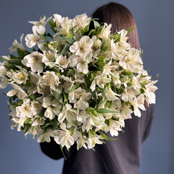 Букет гигант из альстромерий, артикул F1406593 - 9150 рублей, доставка по городу. Flawery - доставка цветов