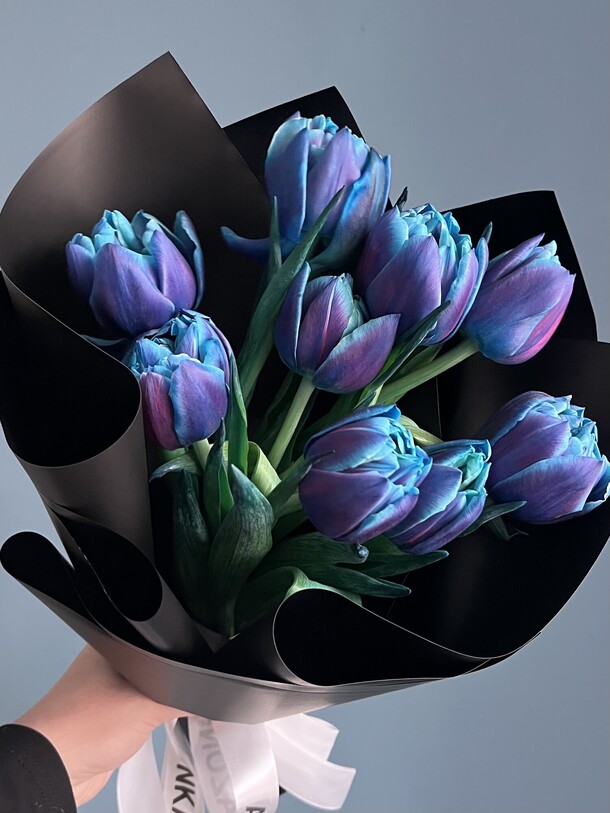 Космические тюльпаны 9 шт, артикул F1418142 - 7560 рублей, доставка по городу. Flawery - доставка цветов