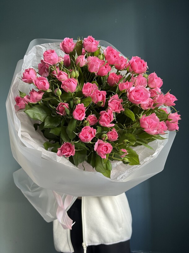 Кустовые розы 7 шт моно букет, артикул F1452231 - 7659 рублей, доставка по городу. Flawery - доставка цветов