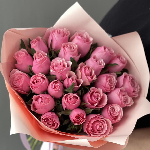 Букет роза кения 25 шт, артикул F1403203 - 4850 рублей, доставка по городу. Flawery - доставка цветов