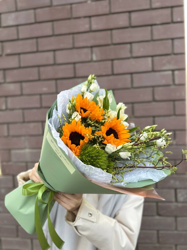 Букет "вечное лето", артикул F1406360 - 3730 рублей, доставка по городу. Flawery - доставка цветов