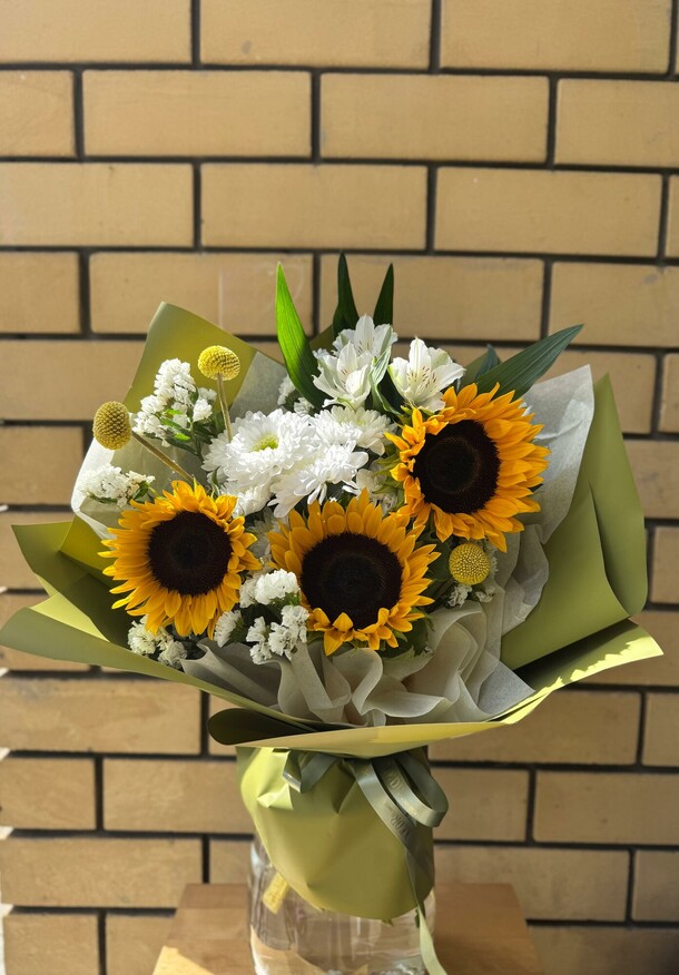 Букет "летний", артикул F1432512 - 3550 рублей, доставка по городу. Flawery - доставка цветов