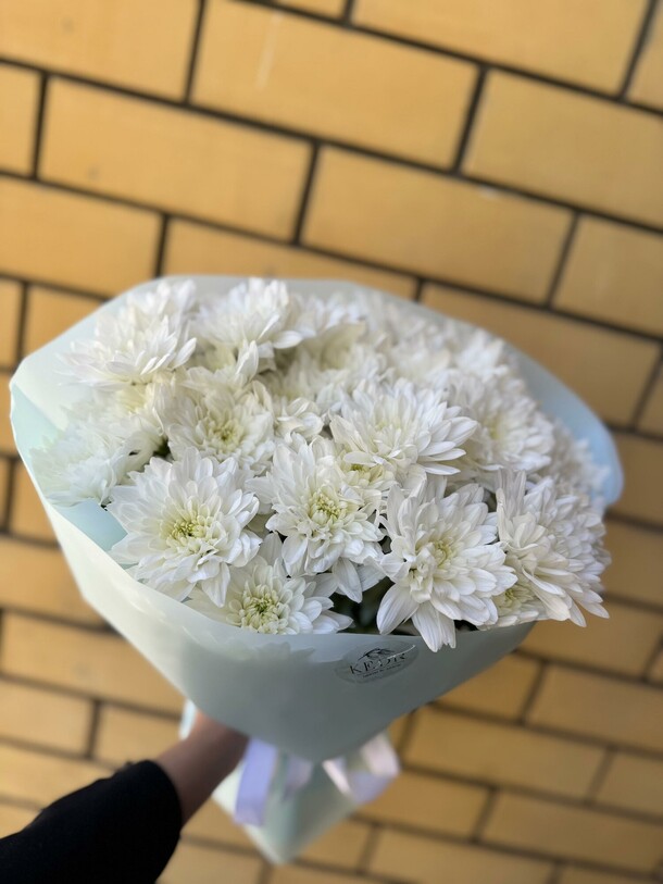 Букет пышных хризантем, артикул F1500055 - 3370 рублей, доставка по городу. Flawery - доставка цветов