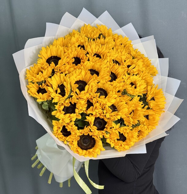 Большой букет из подсолнухов, артикул F1397309 - 25900 рублей, доставка по городу. Flawery - доставка цветов