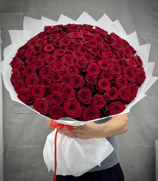 101 красная роза, артикул F1397635 - 29900 рублей, доставка по городу. Flawery - доставка цветов