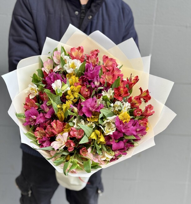 Альстромерия микс, артикул F1397722 - 6900 рублей, доставка по городу. Flawery - доставка цветов