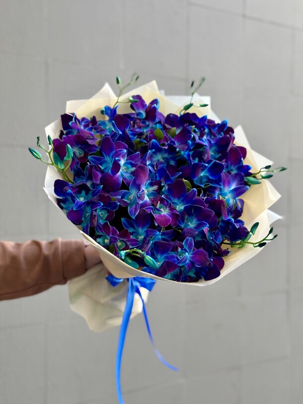 Космический букет из синих орхидеи, артикул F1397943 - 7500 рублей, доставка по городу. Flawery - доставка цветов