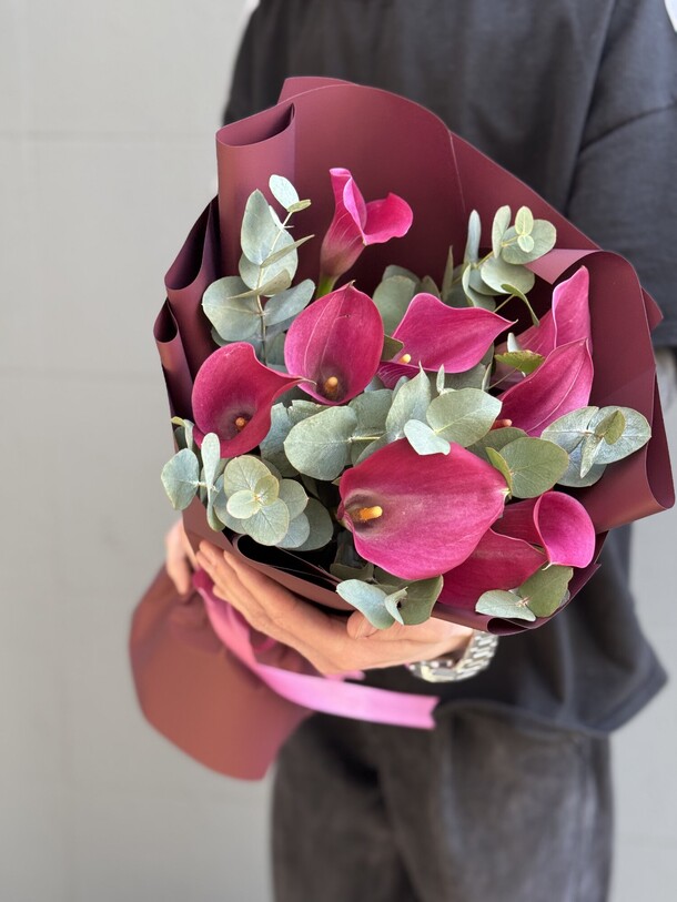 Кала с эвкалиптом, артикул F1398558 - 8900 рублей, доставка по городу. Flawery - доставка цветов