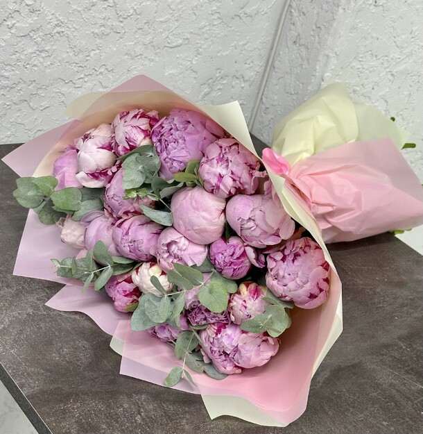 21 розовый пион сара бернард, артикул F1400136 - 24400 рублей, доставка по городу. Flawery - доставка цветов