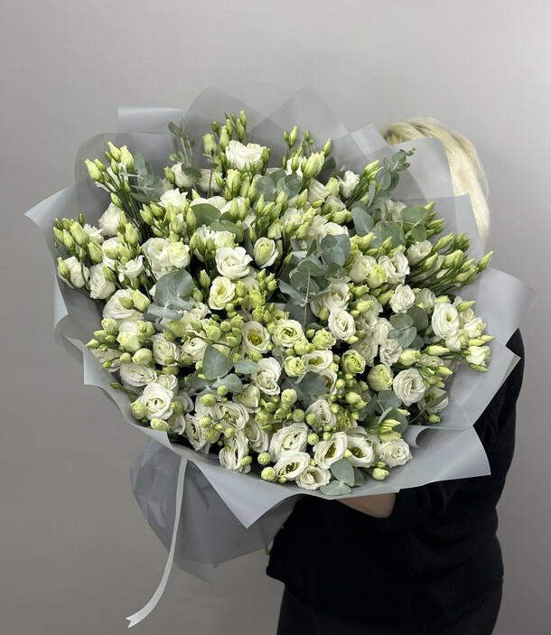 Большой букет эустомы, артикул F1400840 - 18091 рублей, доставка по городу. Flawery - доставка цветов