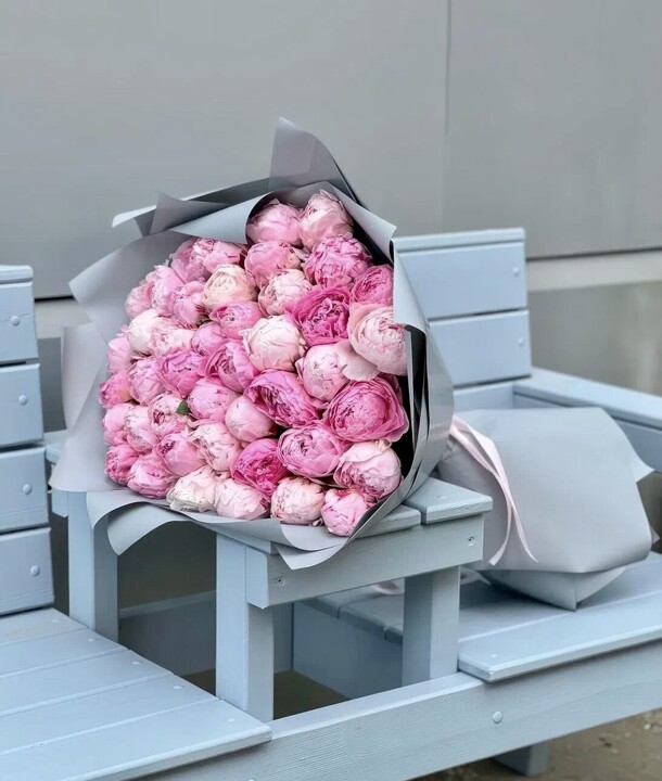 45 ароматные пионы сара бернар, артикул F1401905 - 59091 рублей, доставка по городу. Flawery - доставка цветов