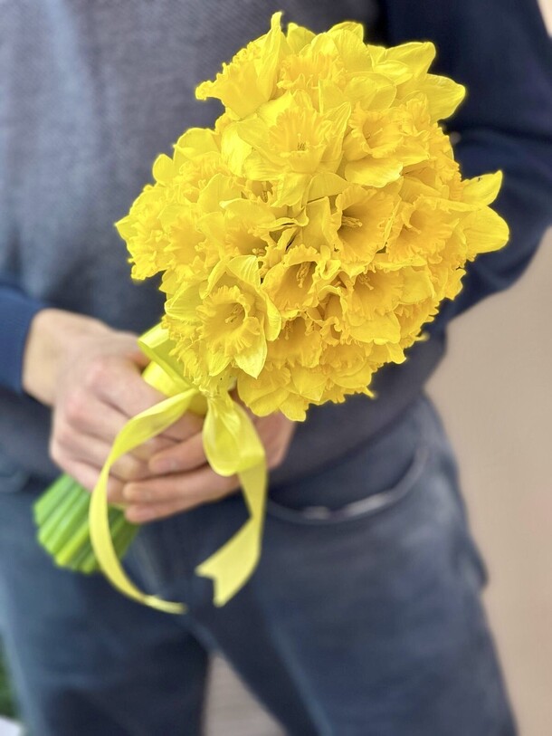 Жёлтый нарцисс, артикул F1401915 - 6900 рублей, доставка по городу. Flawery - доставка цветов