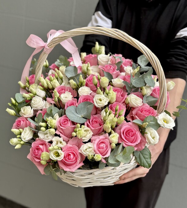 Корзина из нежных цветов, артикул F1410677 - 19900 рублей, доставка по городу. Flawery - доставка цветов