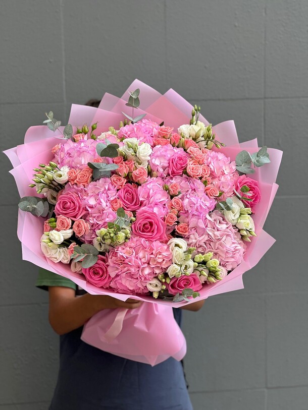 Большой авторский букет, артикул F1450776 - 17727 рублей, доставка по городу. Flawery - доставка цветов