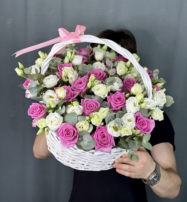 Корзина из цветов, артикул F1458110 - 12900 рублей, доставка по городу. Flawery - доставка цветов