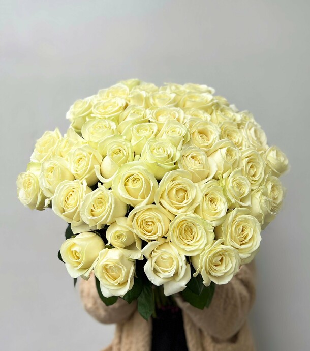 Букет 51 роза белая, большой букет из белых роз 50 см, букет живых цветов, россия, арт: 1635, артикул F1429592 - 28050 рублей, доставка по городу. Flawery - доставка цветов