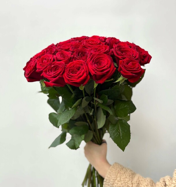 Букет из красных роз 45 шт, букет красивых роз 50 см, букет живых цветов, россия, арт: 1679, артикул F1430363 - 24750 рублей, доставка по городу. Flawery - доставка цветов