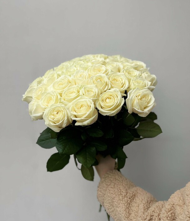 Букет из белых роз 45 шт, букет роз 50 см,букет роз с днем рождения, букет живых цветов, россия, арт: 1681, артикул F1430365 - 24750 рублей, доставка по городу. Flawery - доставка цветов