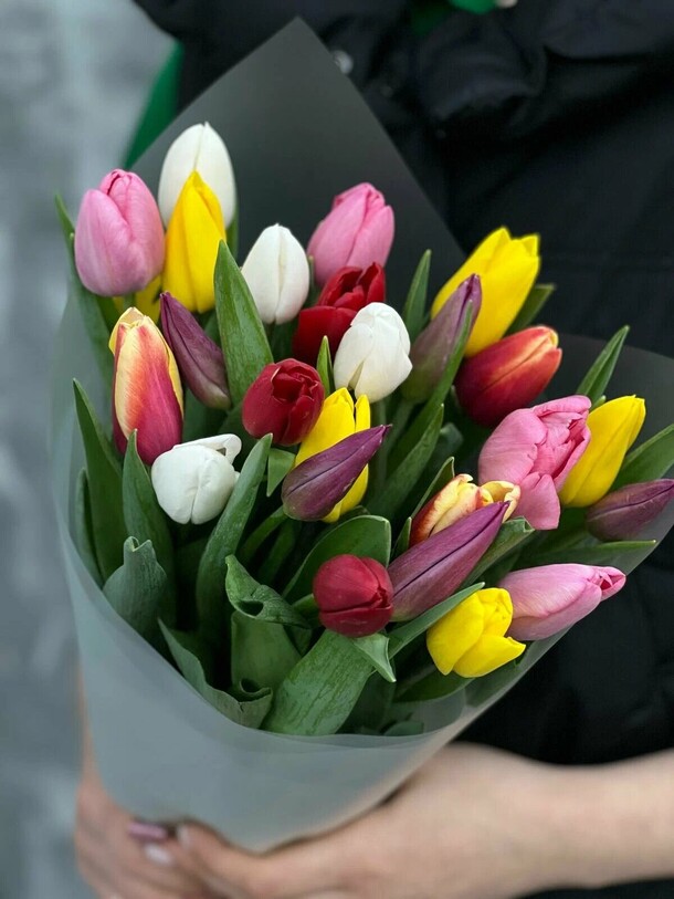 Букет живых цветов - 25 тюльпанов микс, размер м, высота 40 см, голландия | турбофлора, арт: 7101, артикул F1531077 - 10150 рублей, доставка по городу. Flawery - доставка цветов