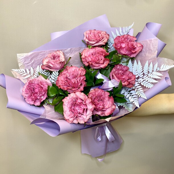 Букет кружевных роз, артикул F1399560 - 10661 рублей, доставка по городу. Flawery - доставка цветов