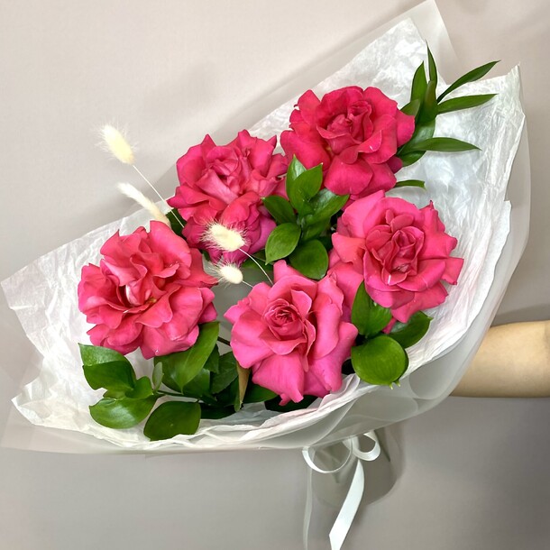 Букет малиновых роз, артикул F1399636 - 6197 рублей, доставка по городу. Flawery - доставка цветов