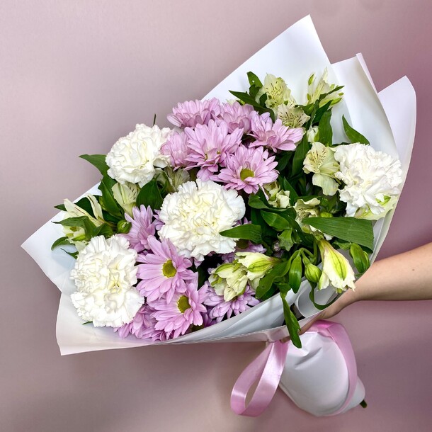 Авторский букет, артикул F1402551 - 5504 рублей, доставка по городу. Flawery - доставка цветов