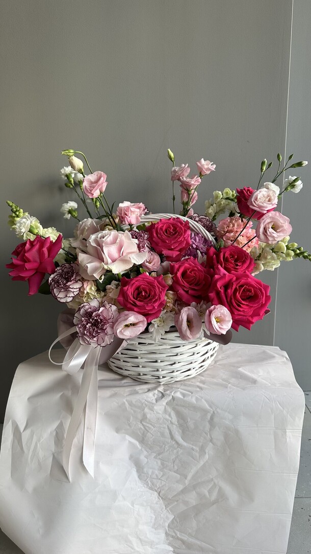 Яркая корзина, артикул F1399886 - 9980 рублей, доставка по городу. Flawery - доставка цветов