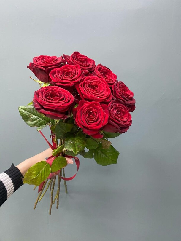 Букет из 9 роз, артикул F1404371 - 4500 рублей, доставка по городу. Flawery - доставка цветов