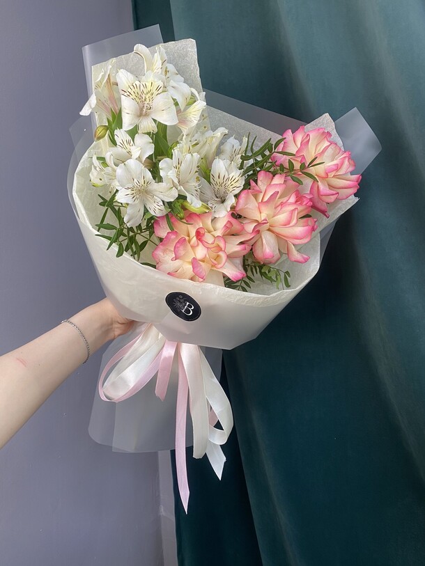 Букет с французским розами, артикул F1412630 - 4500 рублей, доставка по городу. Flawery - доставка цветов