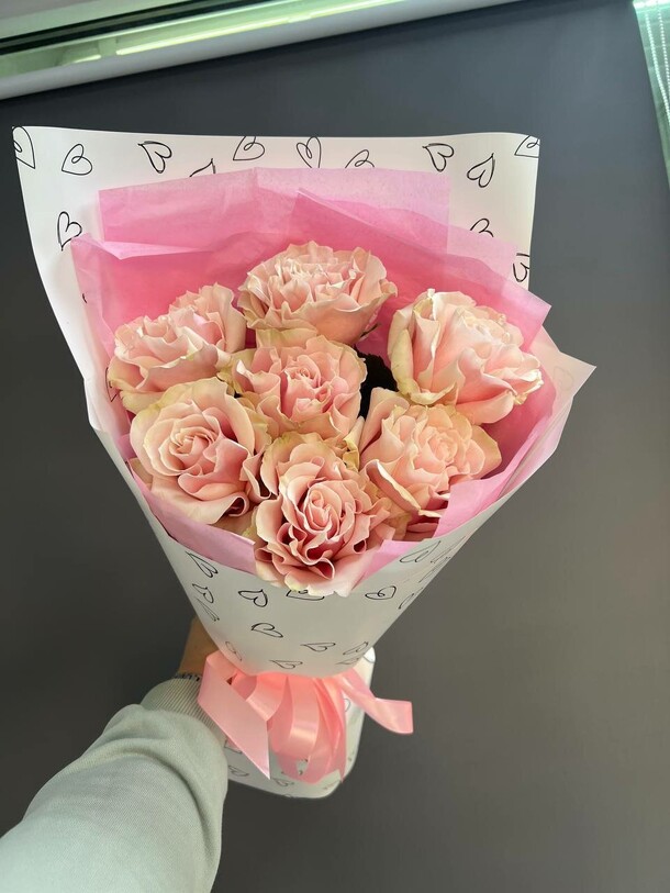 Французские розы 7шт, артикул F1402162 - 3800 рублей, доставка по городу. Flawery - доставка цветов