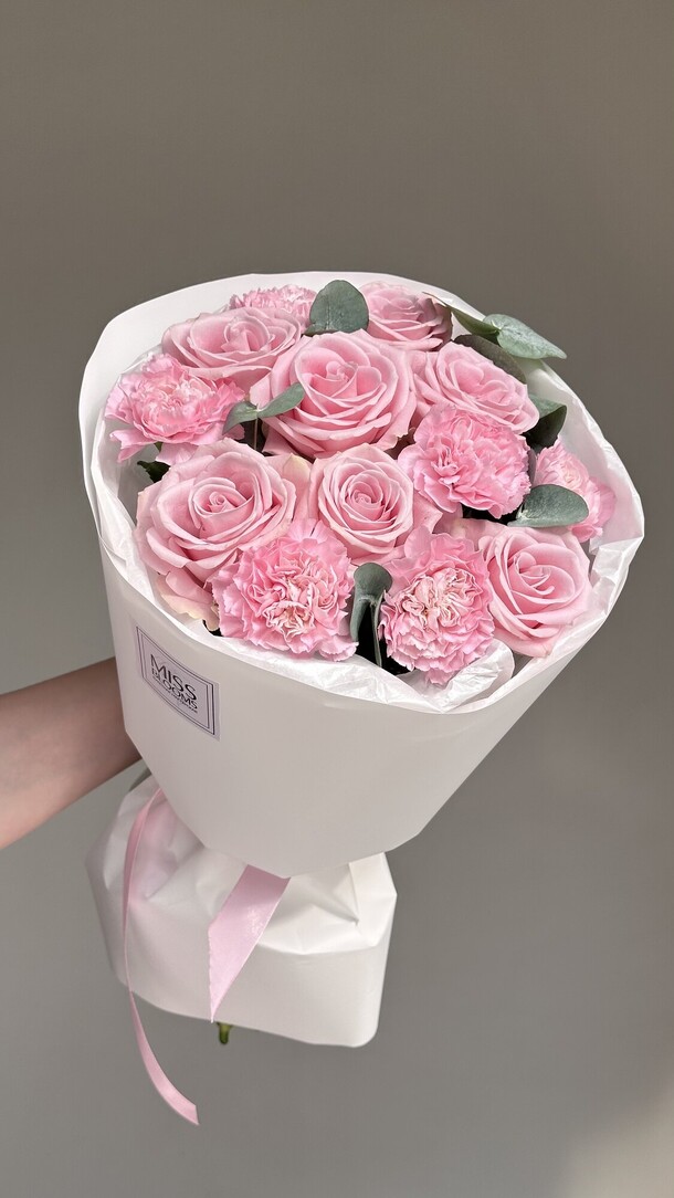 Букет «эмилия», артикул F1401276 - 4990 рублей, доставка по городу. Flawery - доставка цветов