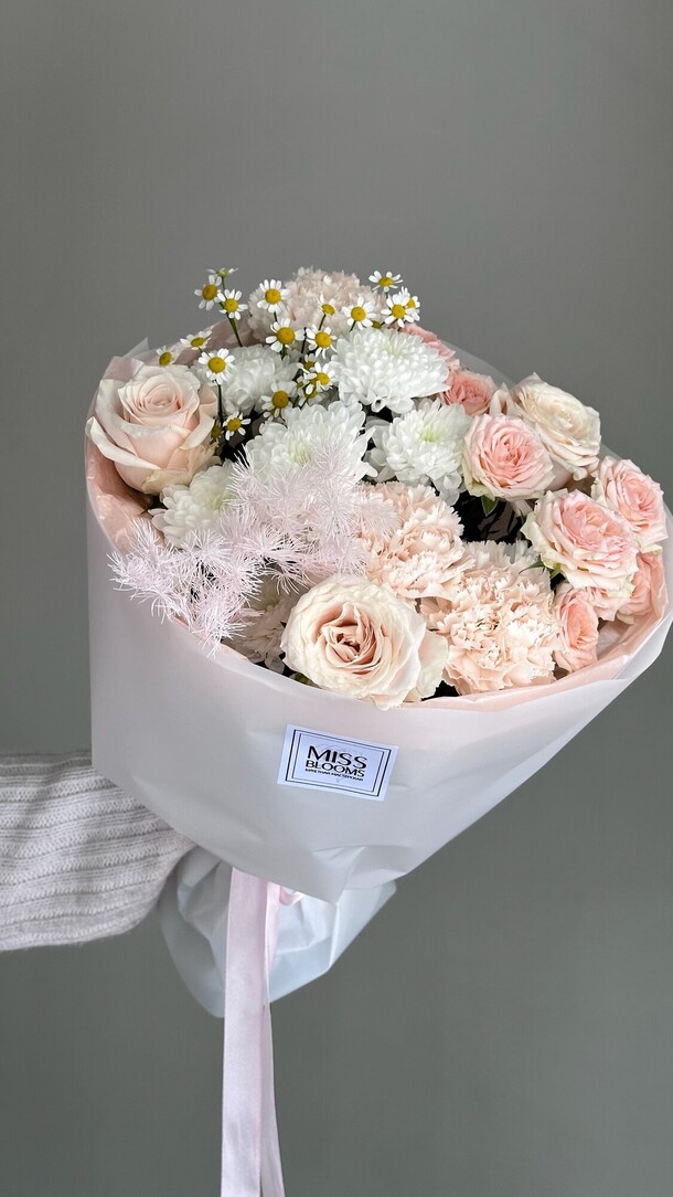 Букет дофине, артикул F1427009 - 5590 рублей, доставка по городу. Flawery - доставка цветов