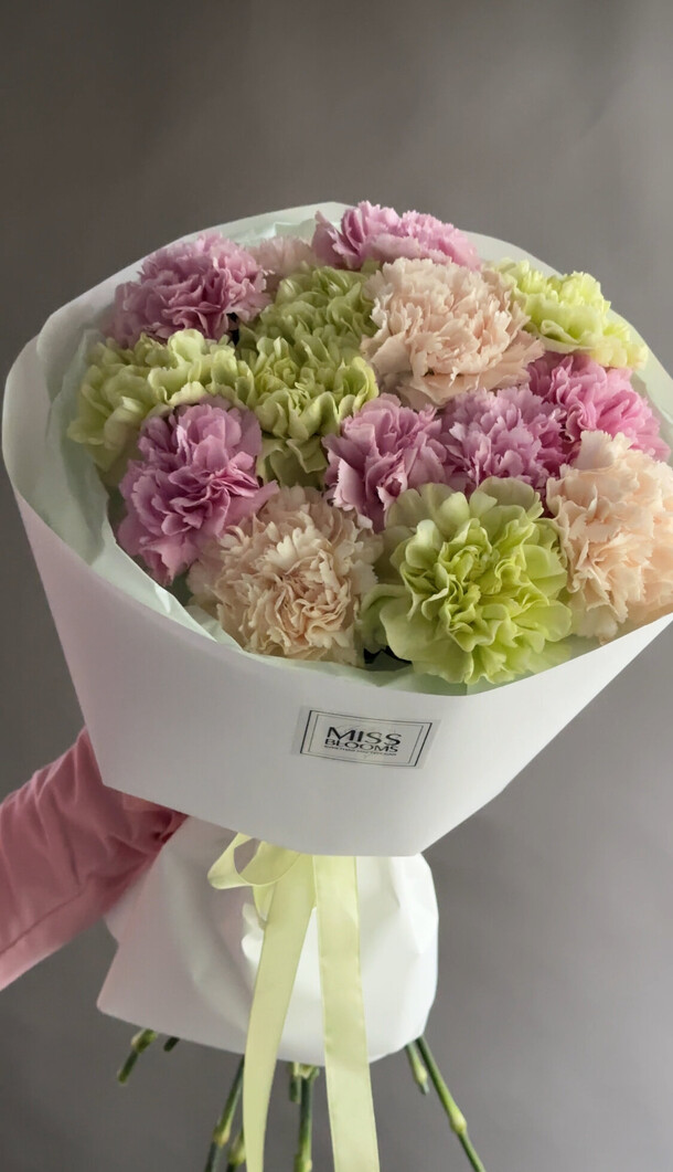 Букет из разноцветных диантусов, артикул F1446233 - 5400 рублей, доставка по городу. Flawery - доставка цветов