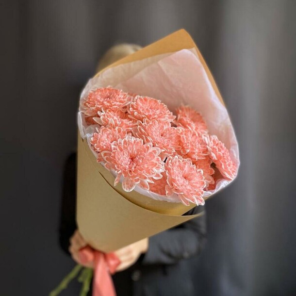 Сборный букетик с хризантемкой, артикул F1406224 - 2850 рублей, доставка по городу. Flawery - доставка цветов