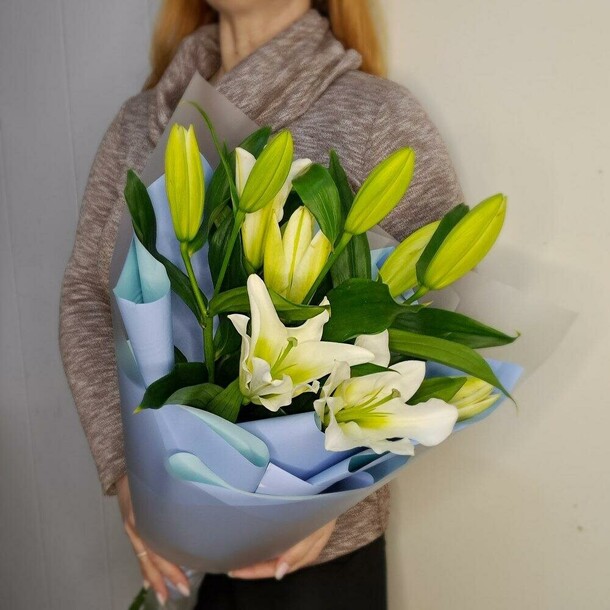 Ароматные лилии, артикул F1407106 - 4650 рублей, доставка по городу. Flawery - доставка цветов