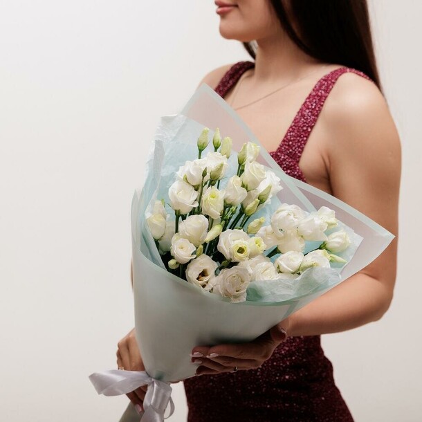 5 белых эустом, артикул F1410294 - 3500 рублей, доставка по городу. Flawery - доставка цветов